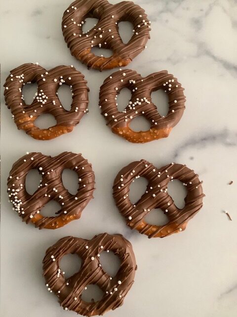 Pretzel Knots (12 Pretzels)