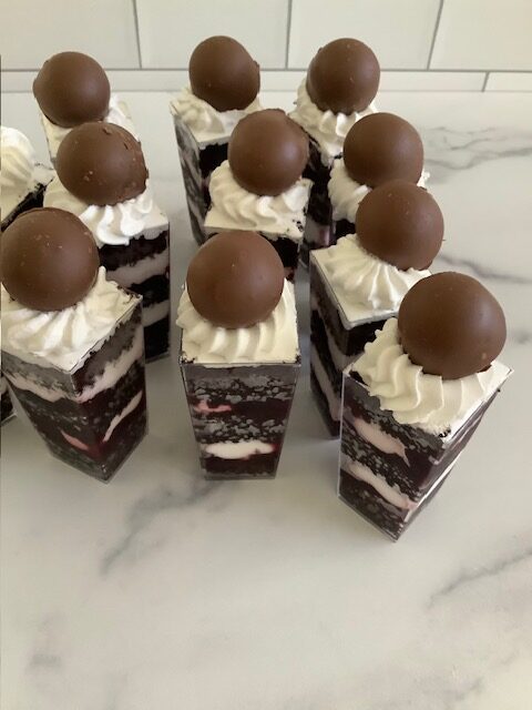 Black Forest (12 Cake Shooters)